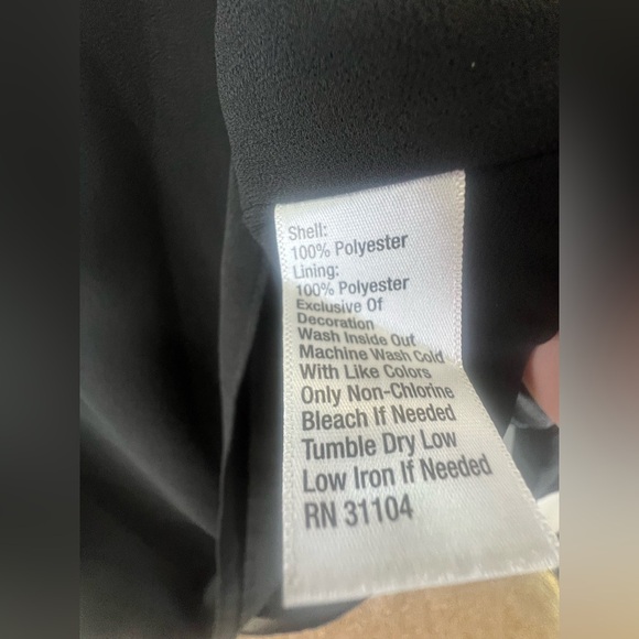 New The Limited  Woman's Top Size 2x  Black Balloon Sleeve Scoop Neck Button A20 - Picture 5 of 10